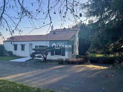 Maison - 194 m² - 8 pièces