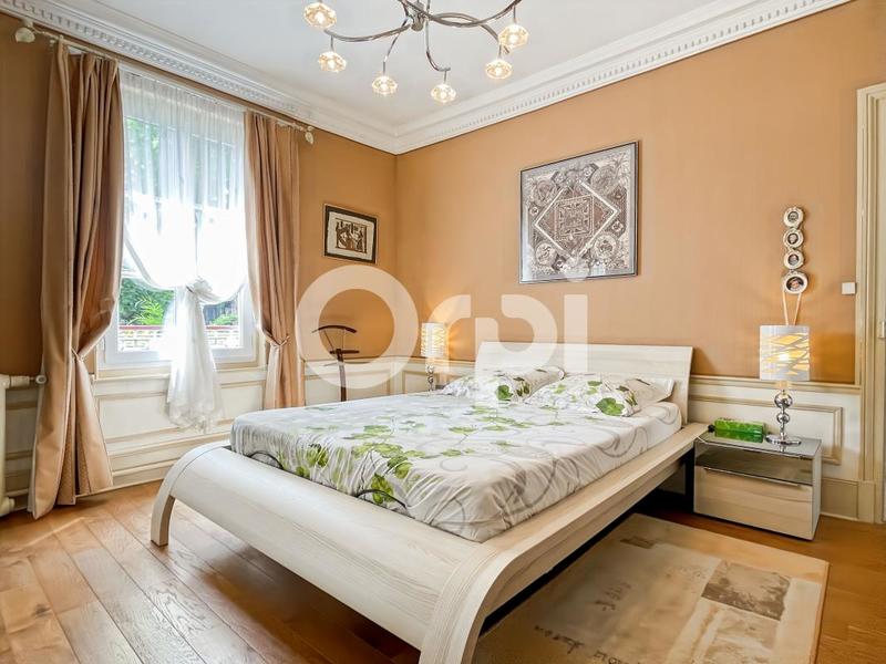 Maison - 203 m² - 7 pièces