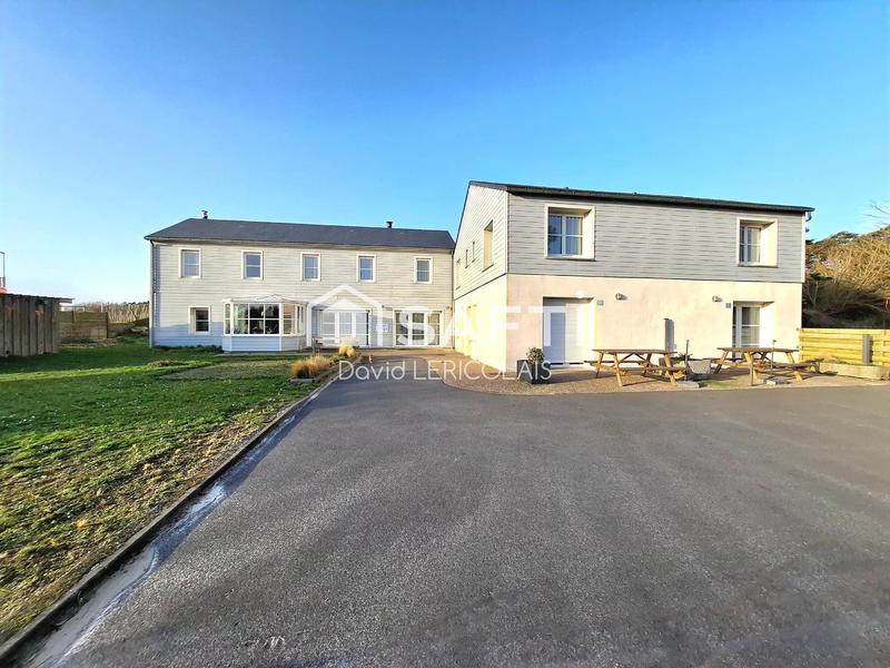 Maison - 383 m² - 22 pièces