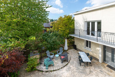 Maison - 196 m² - 7 pièces