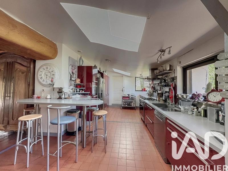 Maison - 394 m² - 9 pièces