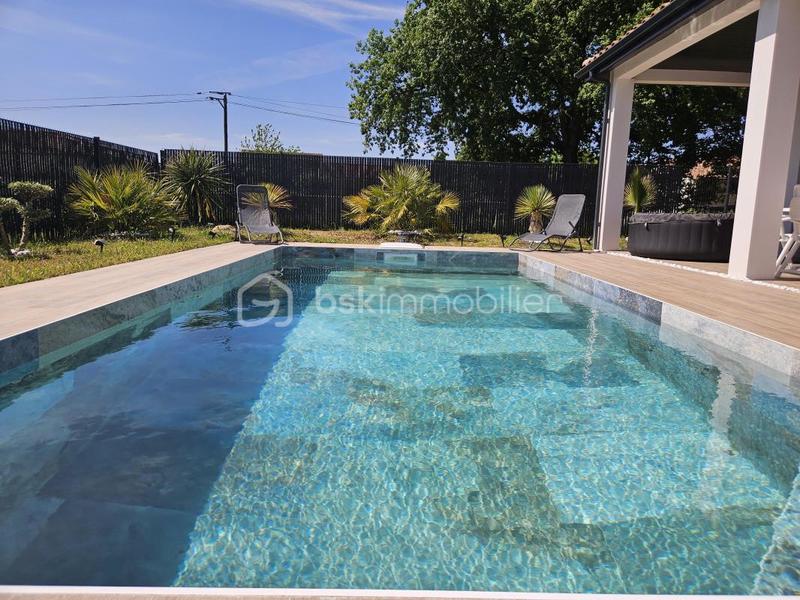 Maison - 137 m² - 5 pièces