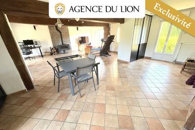 Maison - 240 m² - 10 pièces