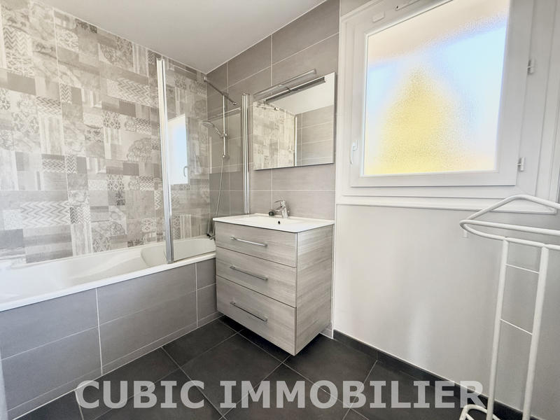 Maison - 102 m² - 4 pièces