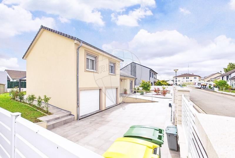 Maison - 93 m² - 6 pièces