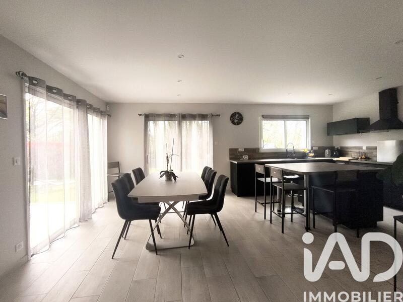 Maison - 105 m² - 5 pièces