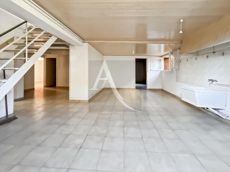 Maison - 153 m² - 9 pièces