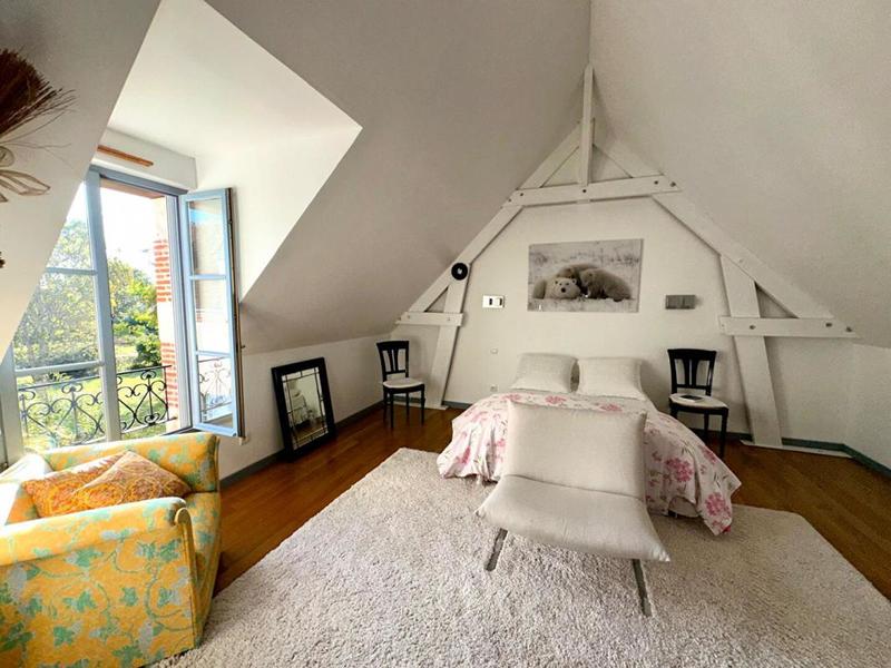 Maison - 202 m² - 6 pièces