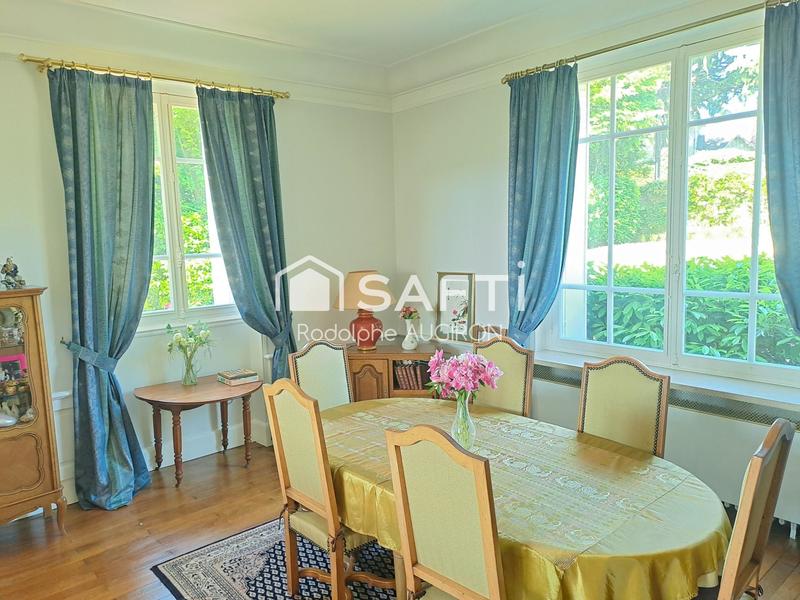 Villa - 304 m² - 10 pièces