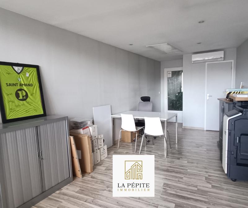 Immeuble - 81 m² - 3 pièces