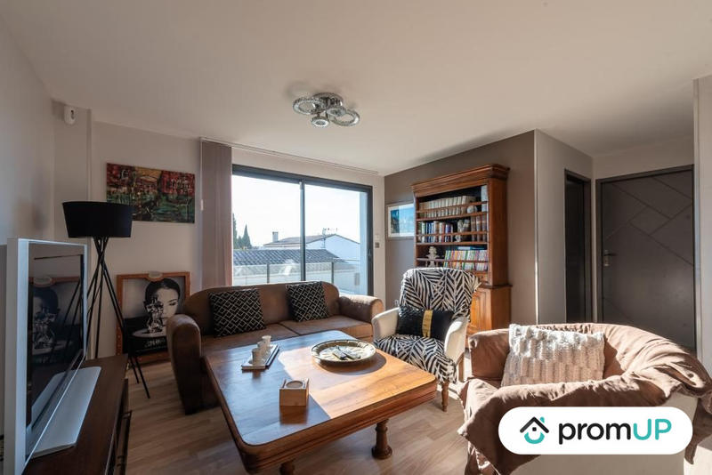 Maison - 260 m² - 7 pièces