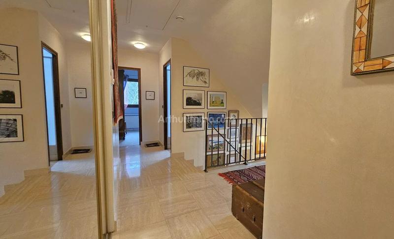 Maison - 180 m² - 7 pièces