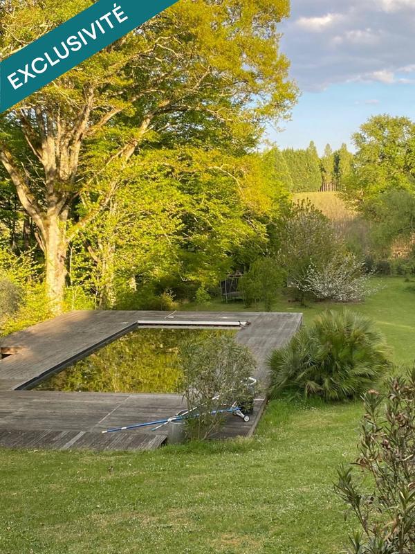 Maison - 325 m² - 8 pièces