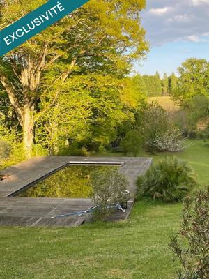 Maison - 325 m² - 8 pièces