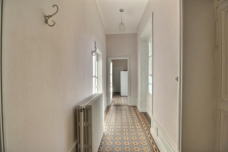 Demeure - 255 m² - 8 pièces