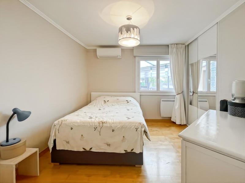 Appartement - 85 m² - 4 pièces