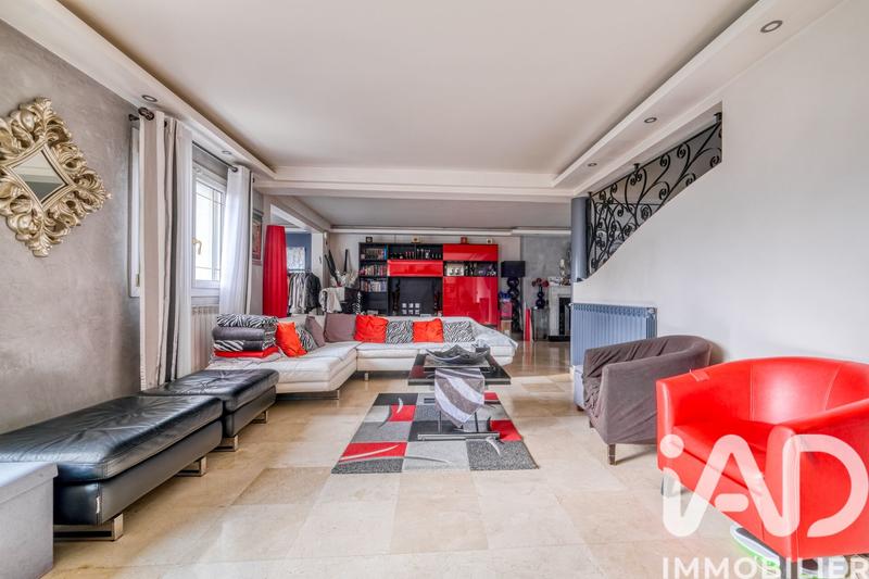 Maison - 269 m² - 8 pièces