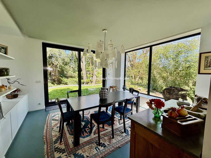 Maison - 210 m² - 9 pièces