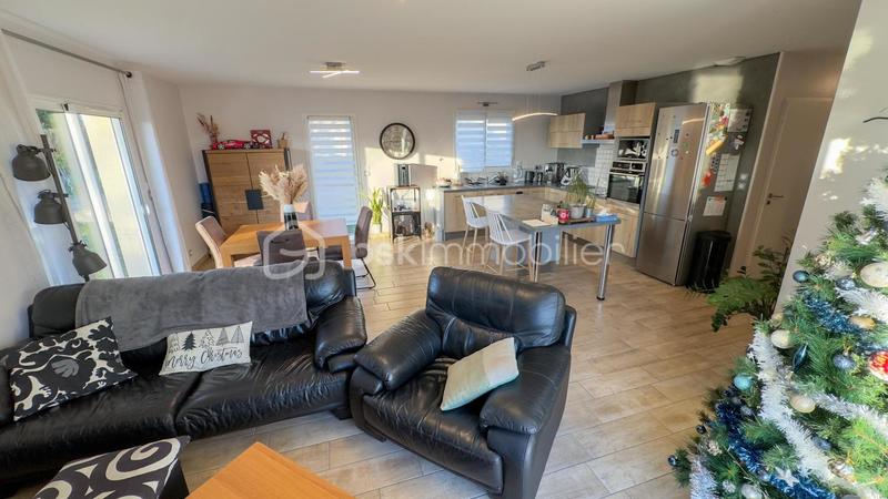 Maison - 95 m² - 5 pièces