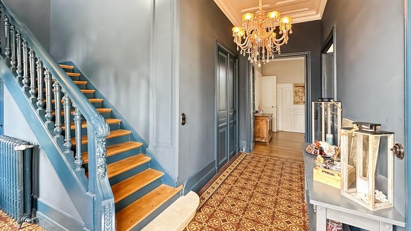 Maison bourgeoise - 240 m² - 8 pièces