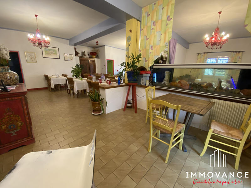 Maison - 230 m² - 7 pièces