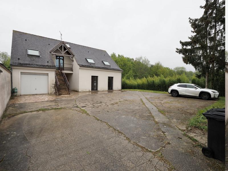 Maison - 250 m² - 13 pièces
