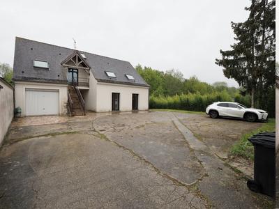 Maison - 250 m² - 13 pièces