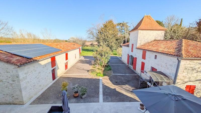 Maison de maîtres - 460 m² - 10 pièces