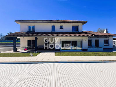 Maison - 268 m² - 9 pièces