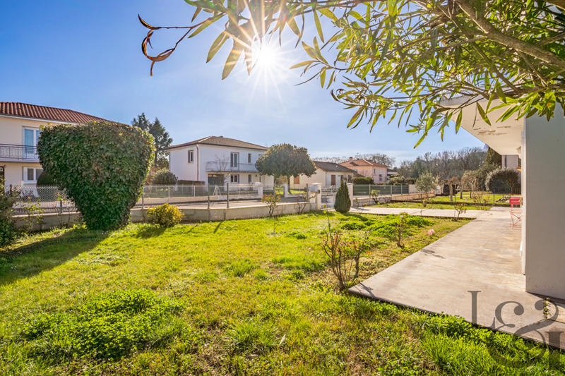 Maison - 162 m² - 8 pièces