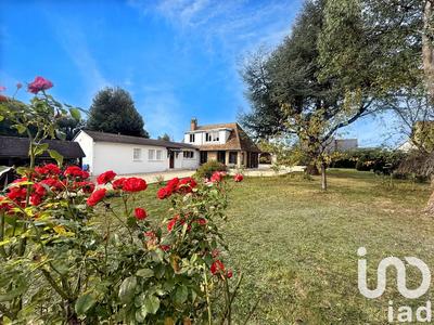 Maison - 255 m² - 10 pièces