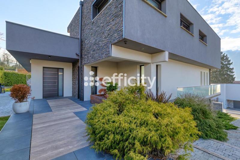 Maison d'architecte - 242 m² - 8 pièces