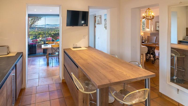 Maison - 222 m² - 7 pièces