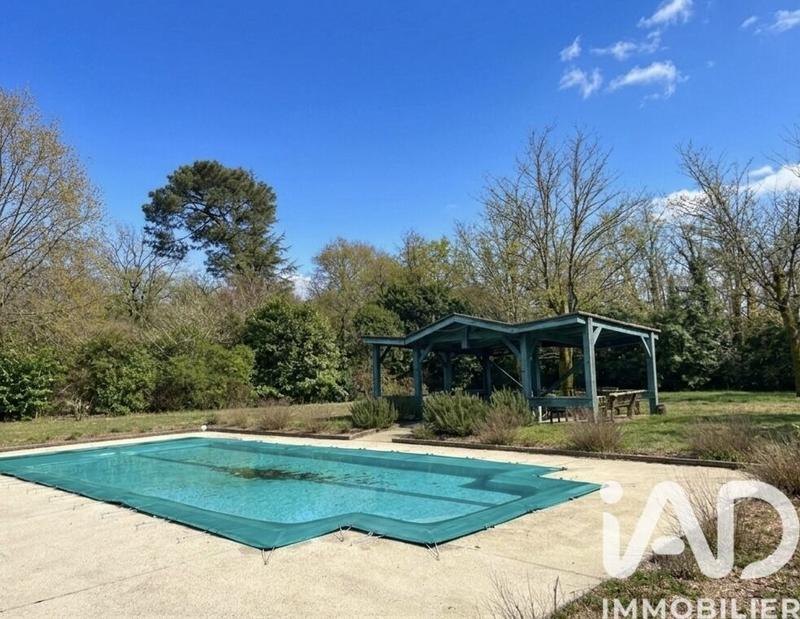 Maison - 370 m² - 8 pièces