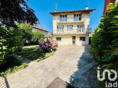 Maison - 330 m² - 13 pièces