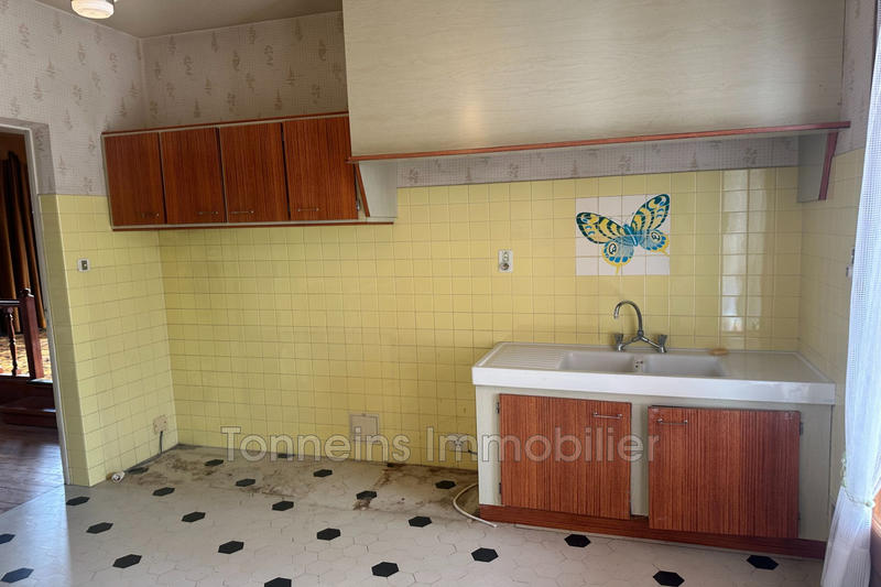 Maison - 3 370 m² - 5 pièces