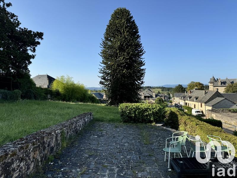 Maison - 180 m² - 10 pièces