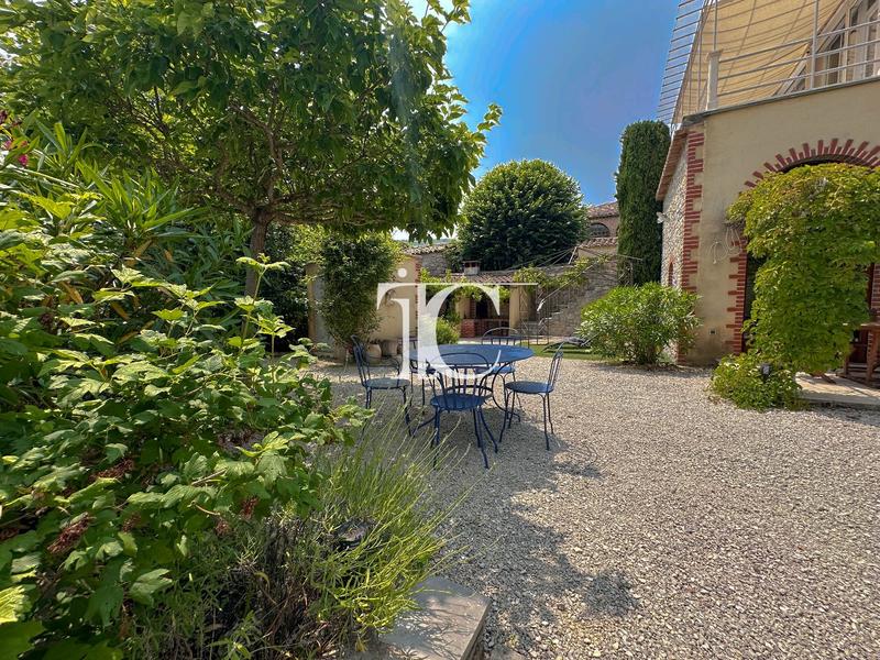 Propriété - 175 m² - 8 pièces