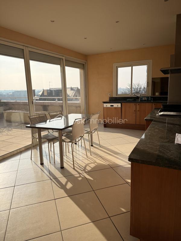 Penthouse - 160 m² - 4 pièces