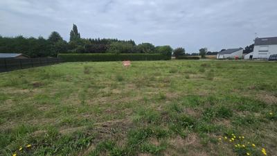 Terrain constructible - 1 700 m²