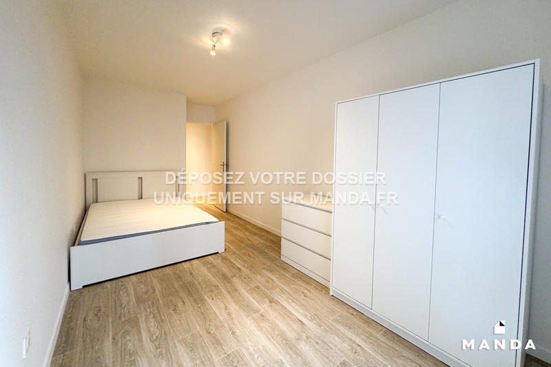 Chambre - 11 m² - 4 pièces