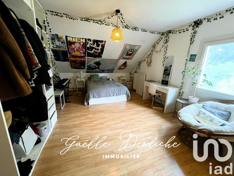 Maison - 213 m² - 8 pièces