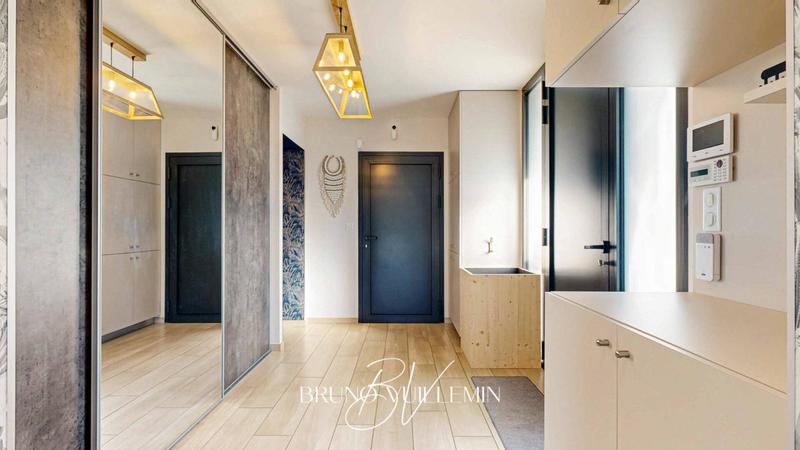 Villa - 219 m² - 7 pièces