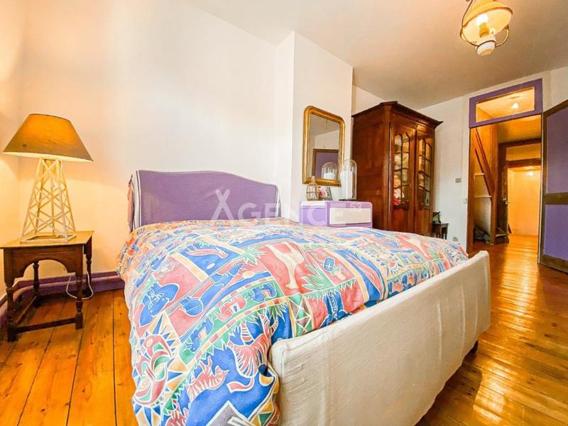 Maison bourgeoise - 242 m² - 8 pièces