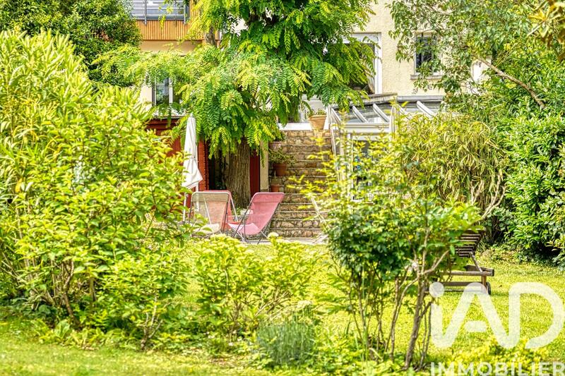 Maison - 184 m² - 9 pièces