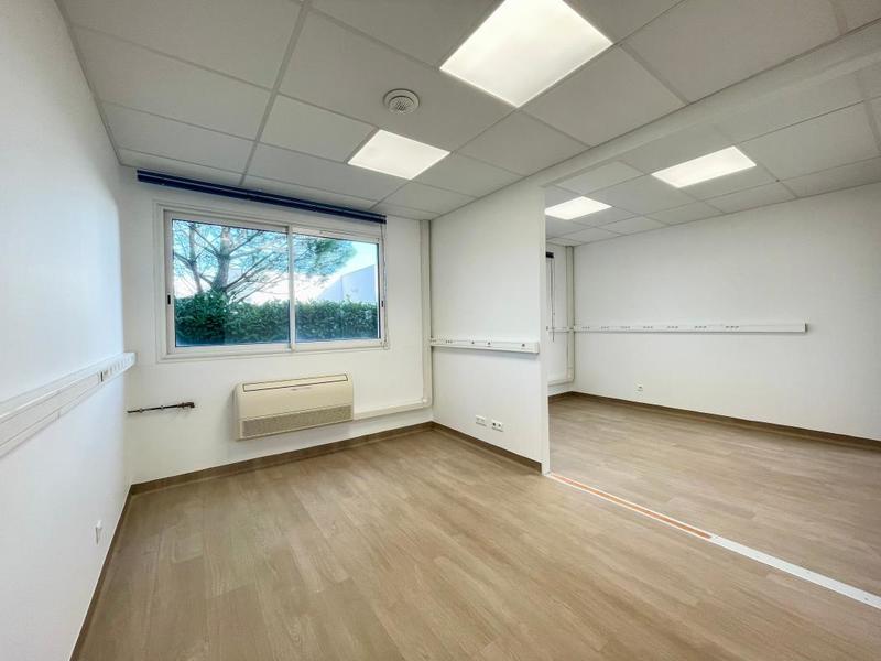 Bureau - 303 m²