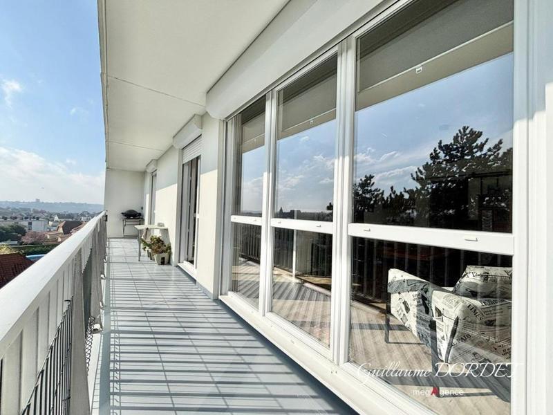 Appartement - 84 m² - 3 pièces