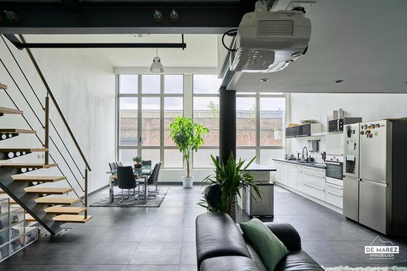 Loft - 104 m² - 3 pièces