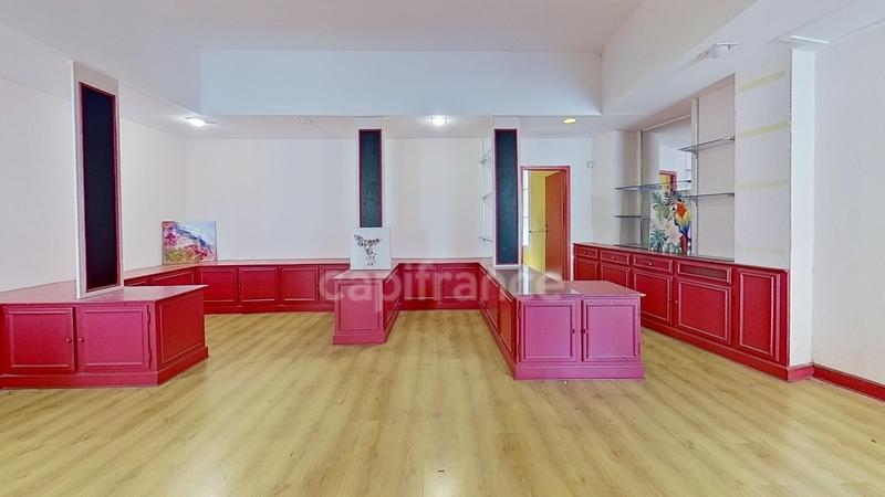 Local commercial - 156 m² - 10 pièces