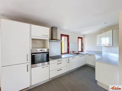 Appartement - 102 m² - 3 pièces